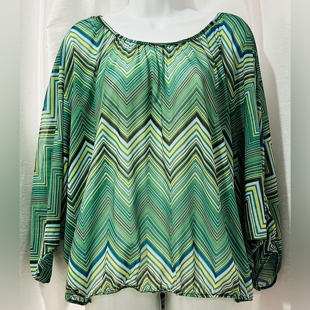 Cha Cha Vente Sheer Green Zigzag 3/4 Sleeve Top